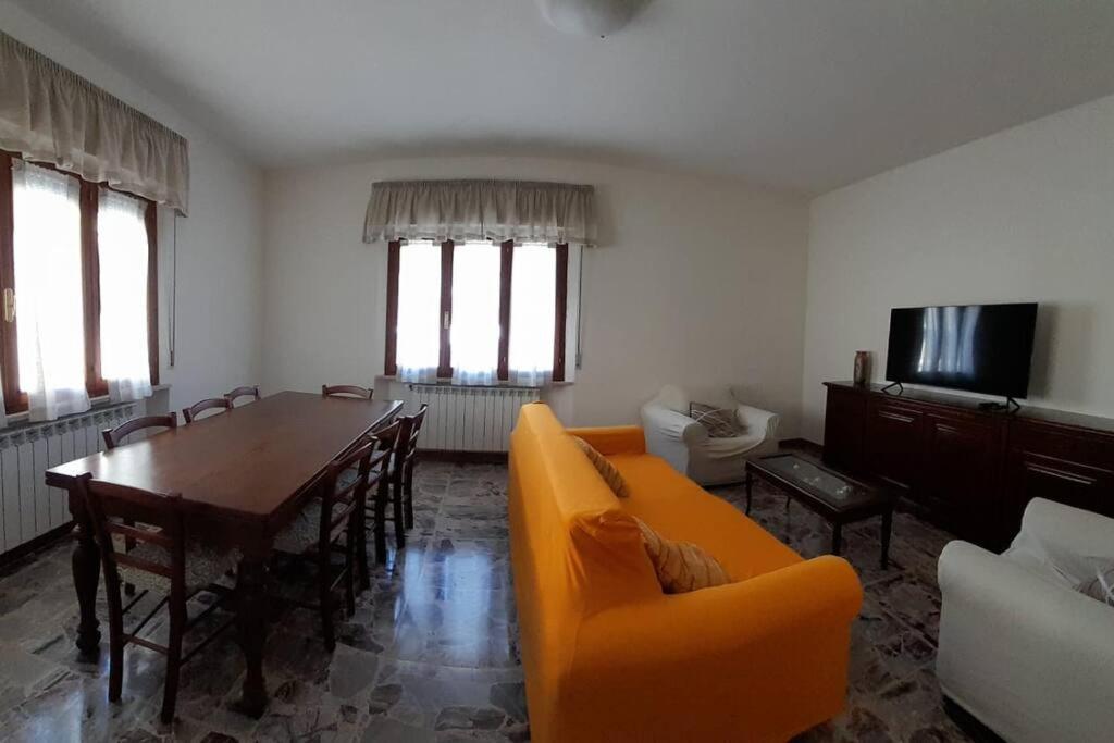 La Casina Di Guido Apartment คิอานนี ภายนอก รูปภาพ